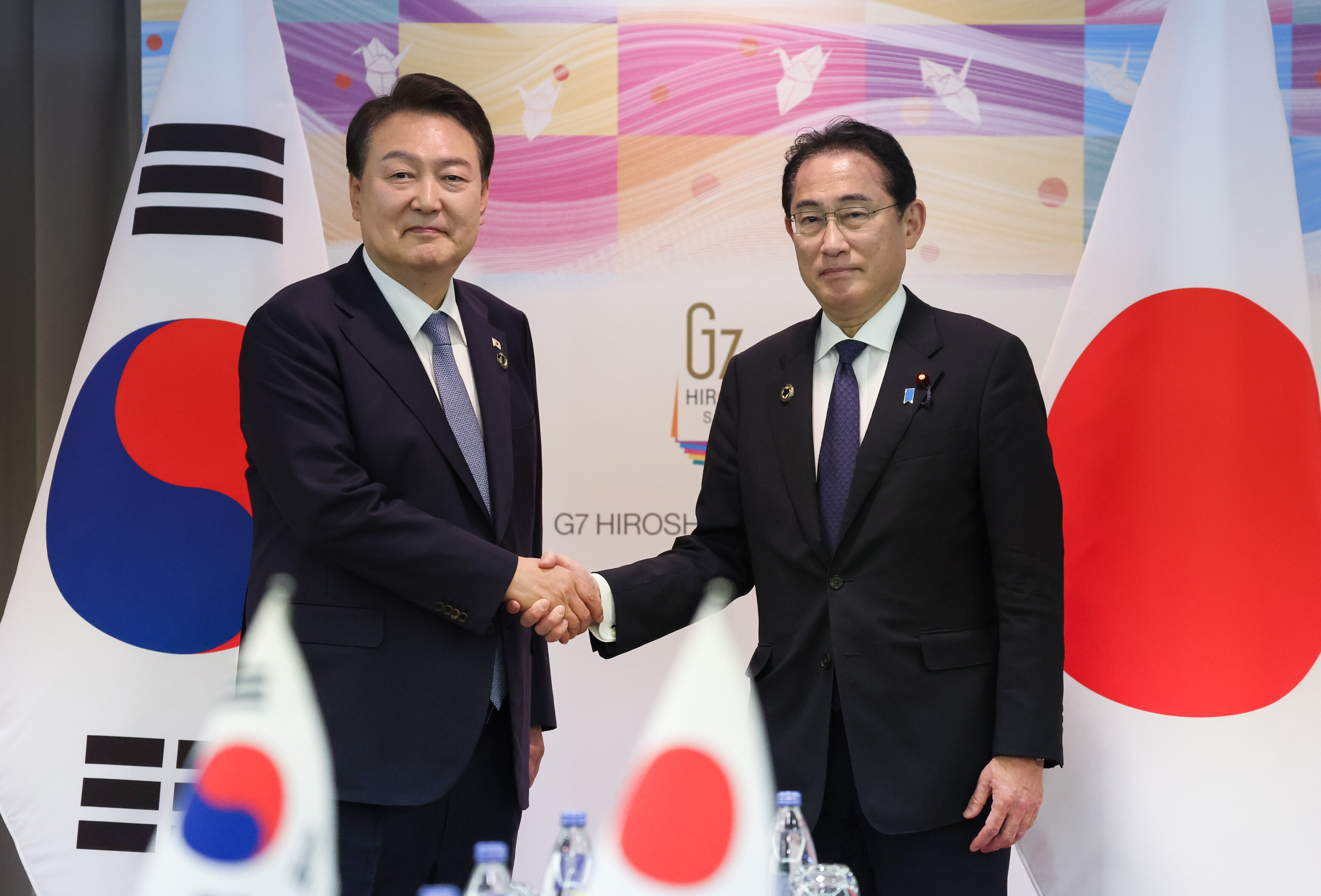 日韓「ホワイトリスト」4年ぶり復活…輸出規制全面解除