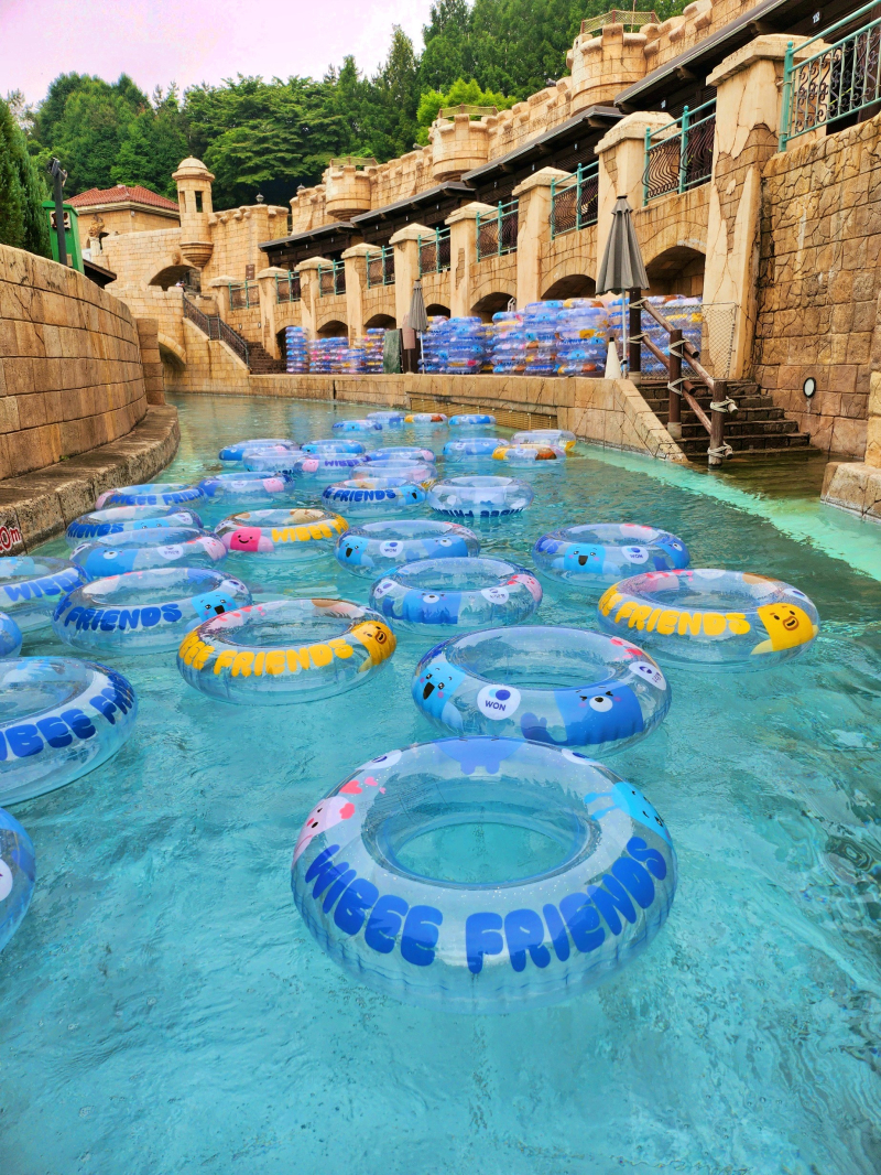 이코노미스트 - 캐리비안 베이에 등장한 위비프렌즈…우리은행, 여름 마케팅 시동