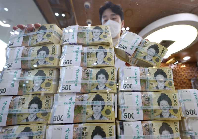 IMF 한국 부채비율 전망