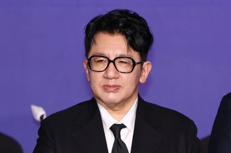 방시혁 구속영장 신청… 하이브 주가 하락하며 개미들 ‘패닉’