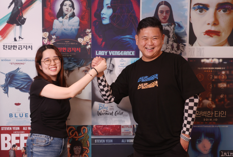 '덕질'이 시장이 된다...팬덤 경제의 새 판 여는 '크레페' [이코노 인... - 뉴스 썸네일 이미지