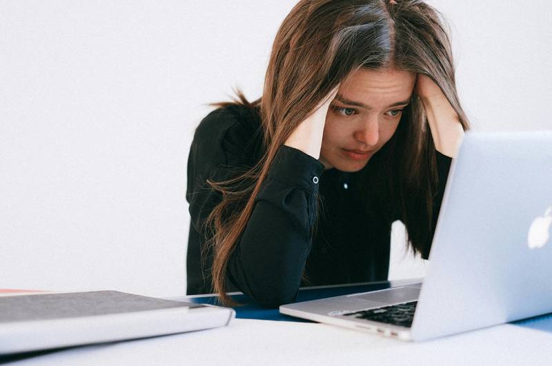 상장 첫날 32%↓'폭락' 무슨 일?…"AI 투자 열풍의 종말"