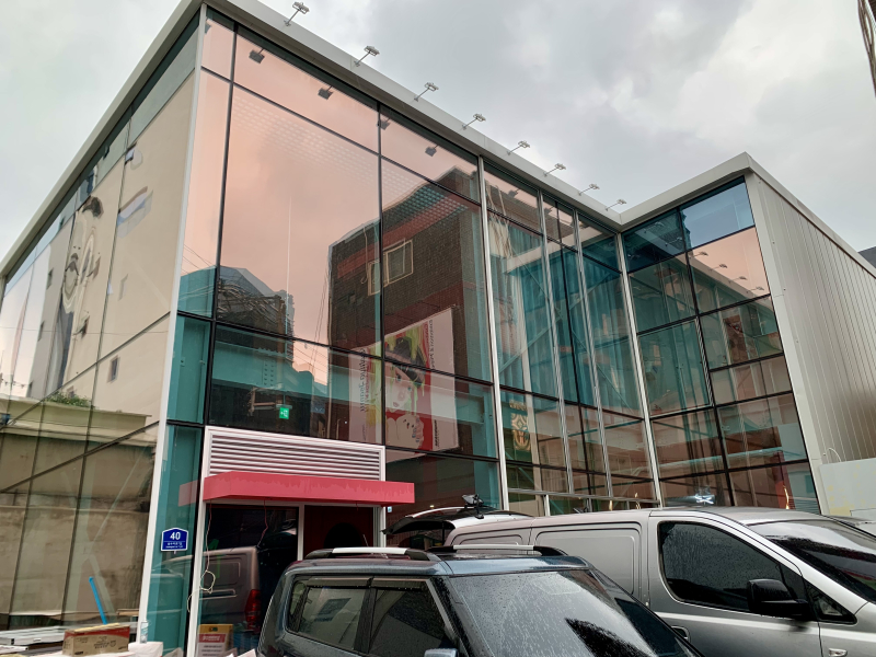 [단독] 에이피알, '핫플' 성수 상륙 임박...플래그십스토어 3호점 12월 중... - 뉴스 썸네일 이미지