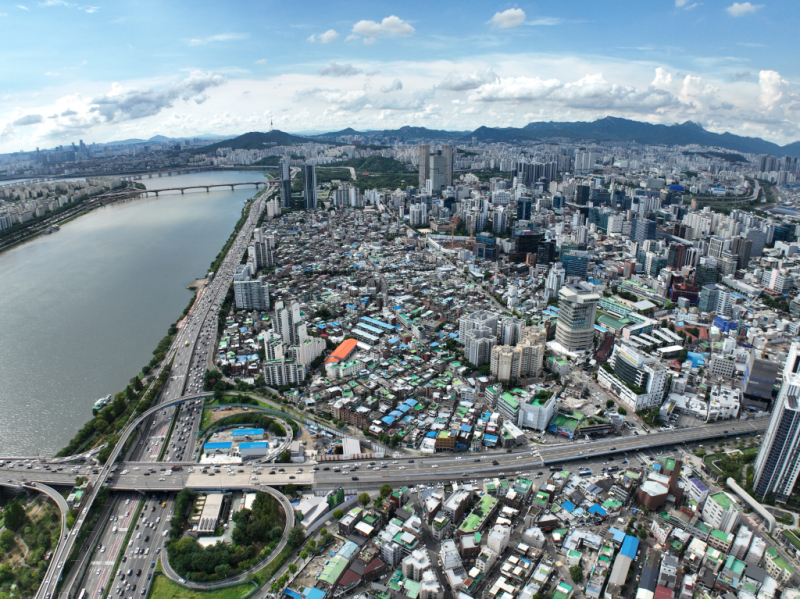 '1조 대전' 성수4지구 재개발, 대우 vs 롯데 격돌 예고 [성수 정비사업... - 뉴스 썸네일 이미지