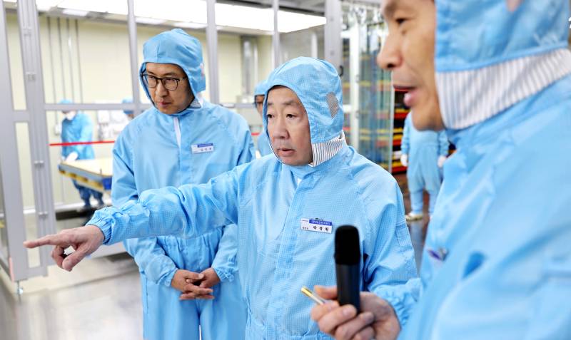 '2년 10배 상승' 두산그룹 저력 대단하네... '삼성·SK·한화'급 관심 - 뉴스 썸네일 이미지