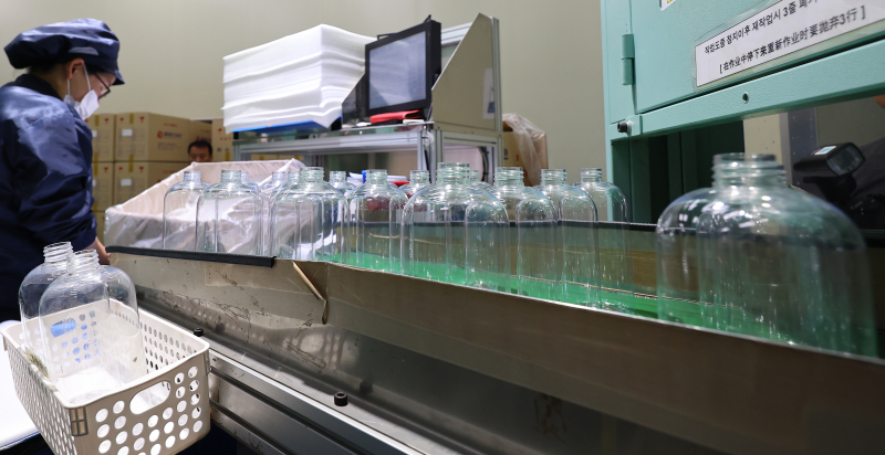 선택 아닌 생존 문제...'플라스틱 다이어트' 나선 기업들 [빨라지는 플... - 뉴스 썸네일 이미지