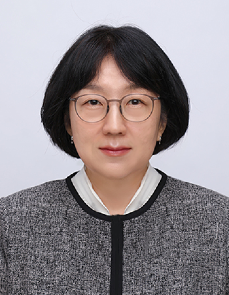 "AI 경쟁력 강화" 국민은행, 신임 사외이사 후보에 정윤경 교수 추천 - 뉴스 썸네일 이미지