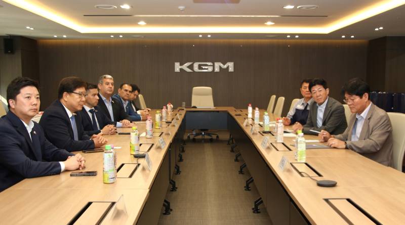 KGM, 파라과이에 무쏘 EV 20대 공급