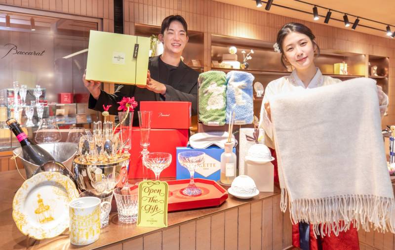추석선물 한우가 전부 아니다...샤넬·100만원 베개·해외여행도 - 뉴스 썸네일 이미지